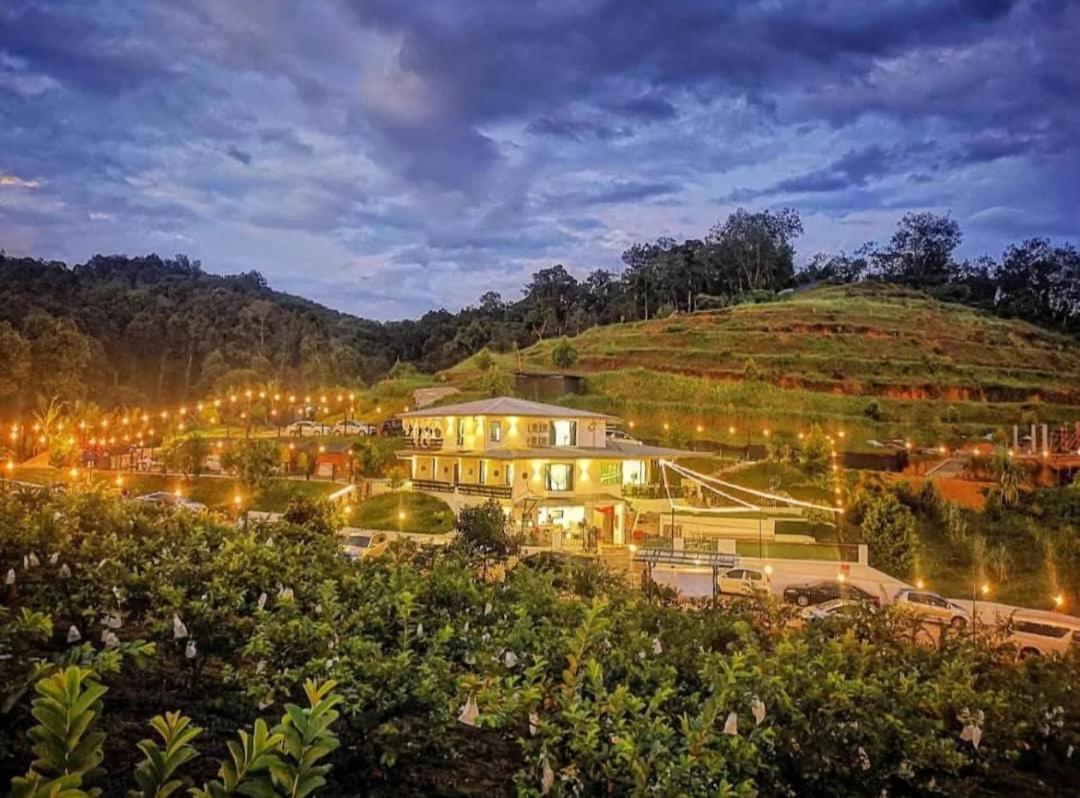 I Do Farmstay ブキッ・ムルタジャム エクステリア 写真